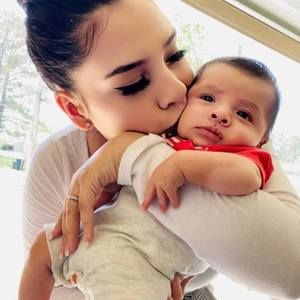 Meet your Posher, Nydia